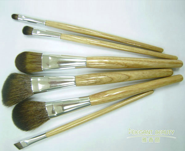 新手必看！榴莲视频成人APP无限看成人套装全解析：从选刷到上妆一步到位